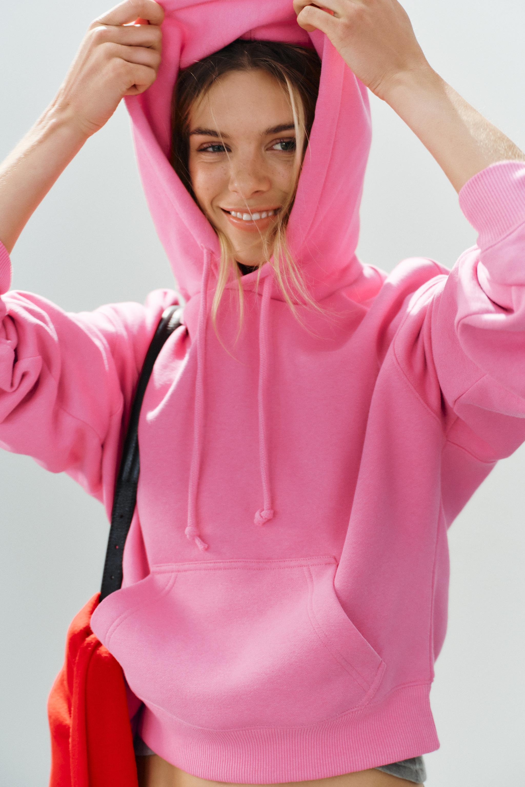 SWEAT À CAPUCHE ET POCHE